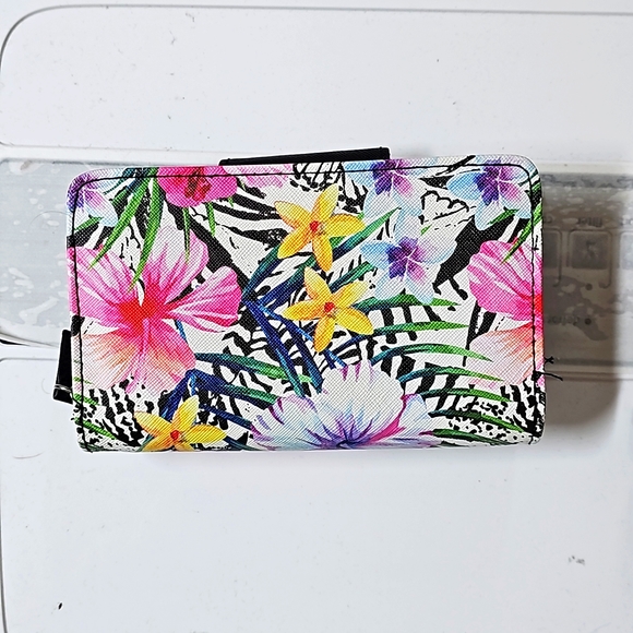 Tahari Floral Wallet for women - Picture 2 of 3